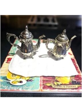 Godinger VINTAGE salt & Pepper Shakers